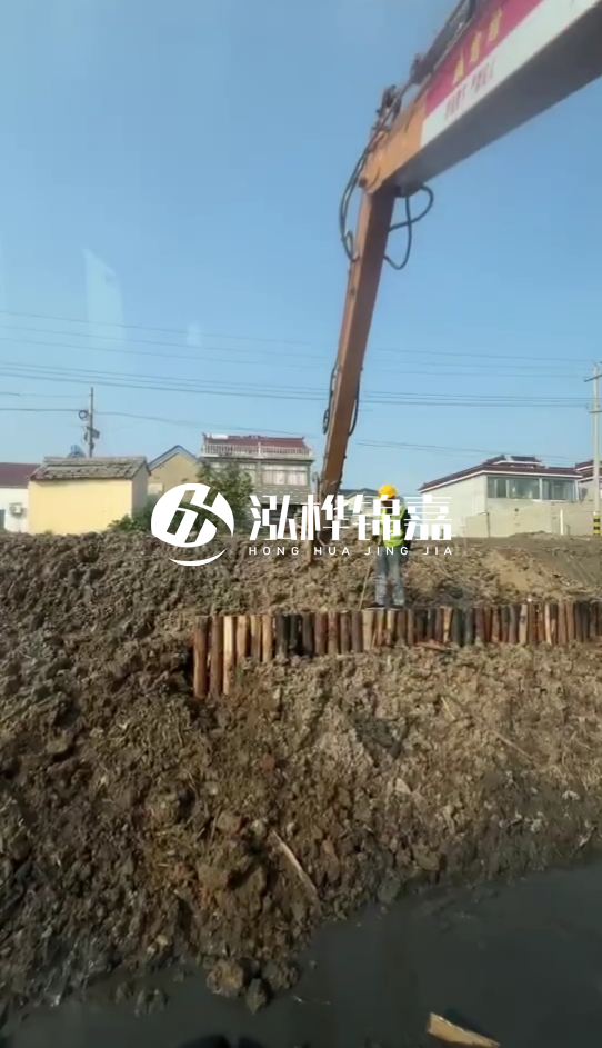 南陽挖機打木樁專業施工-打防汛木樁時選用多粗的木樁為宜?