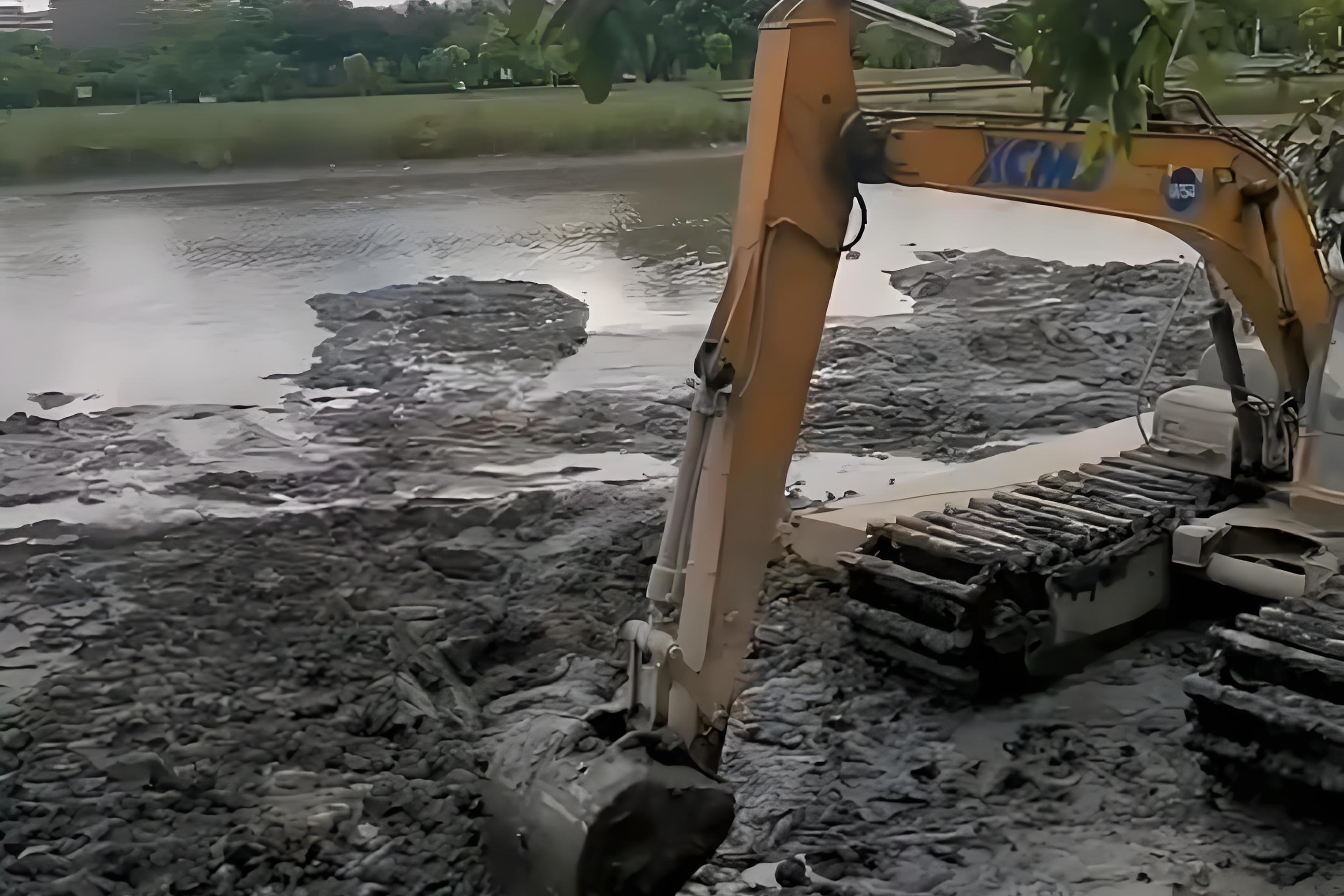 廣東東莞挖機(jī)清淤施工隊(duì)-水塘清淤需要請專業(yè)隊(duì)伍嗎?