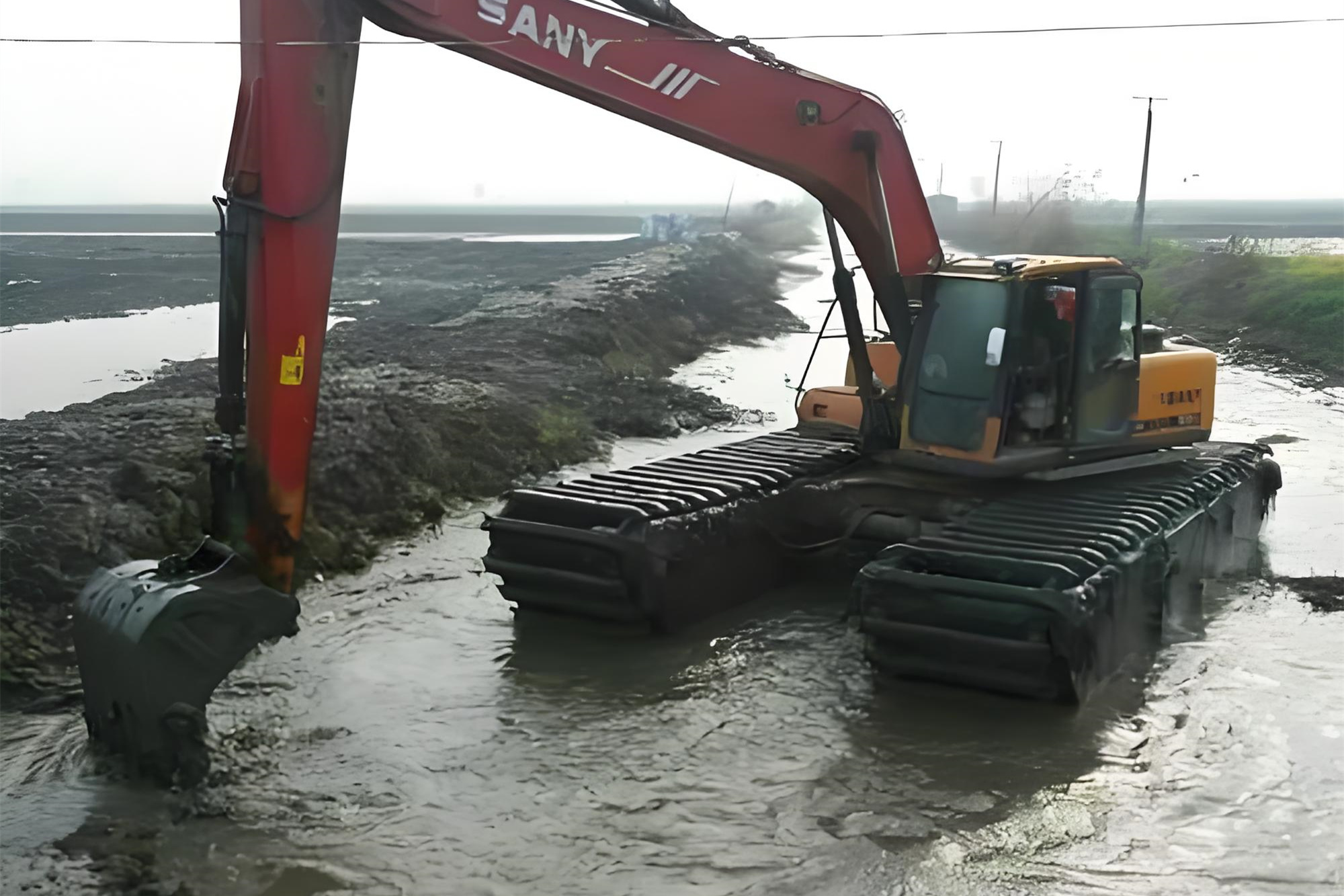 湖南益陽(yáng)挖機(jī)清淤施工隊(duì) - 挖機(jī)加長(zhǎng)臂清淤的施工效率怎么樣?