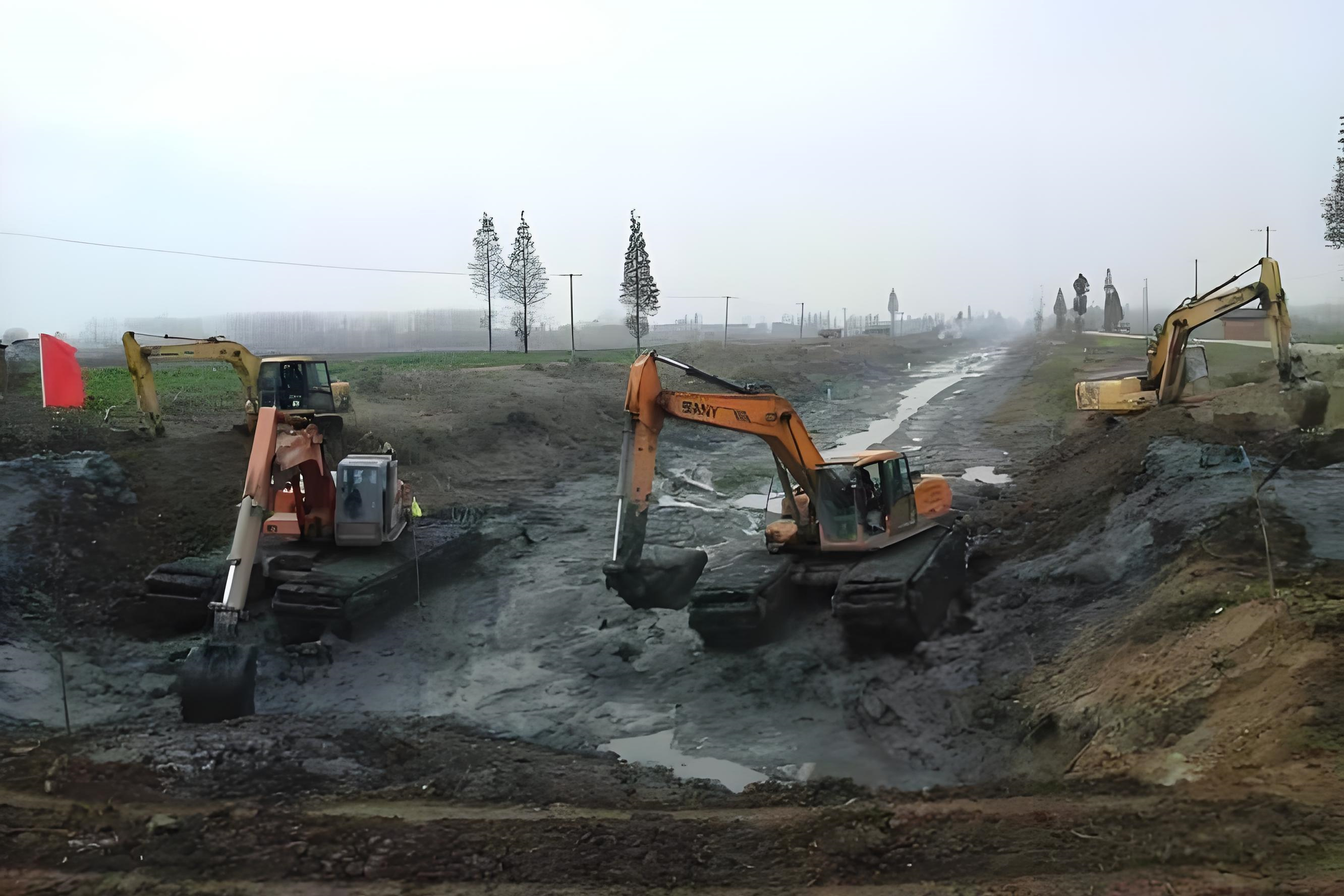 浙江溫州挖機(jī)清淤施工隊(duì) - 沼澤地清淤可否用長臂挖機(jī)替代人工?