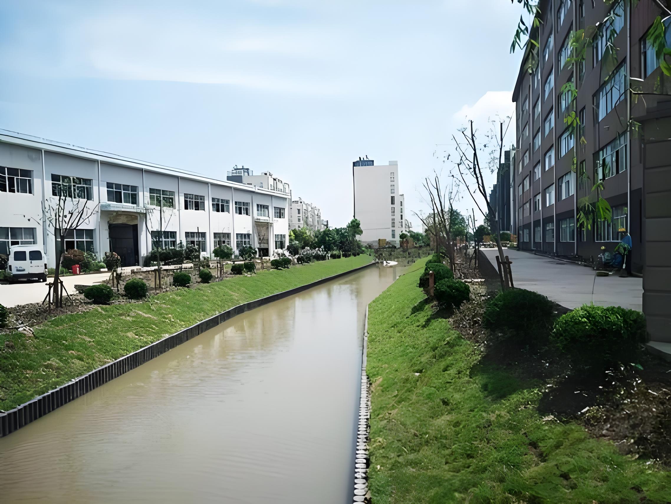 水泥仿木樁廠家泓樺錦嘉 - 河道仿木樁的規(guī)格怎么根據(jù)河道寬度選?